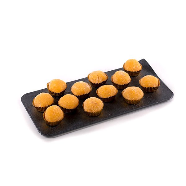Yemitas Marca Palmira Expuestas en Plato de Pizarra